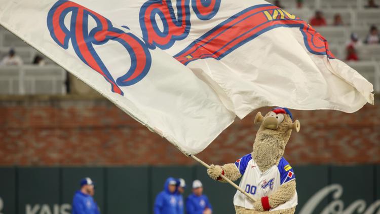 WATCH: Braves' Blooper unveils couple's gender reveal with flair at Truist Park