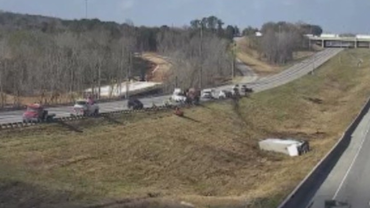 Traffic Alert: All lanes blocked on I-75 southbound in Stockbridge after semi-truck overturns