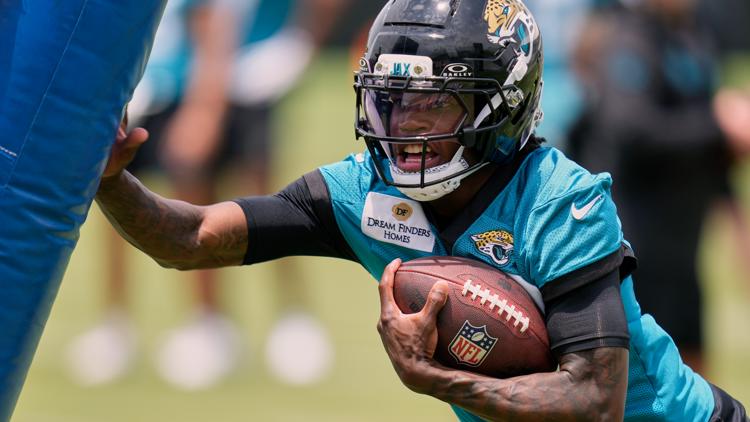 Collins Hill's Travis Hunter set to move to defense after wowing fans on offense during rookie camp