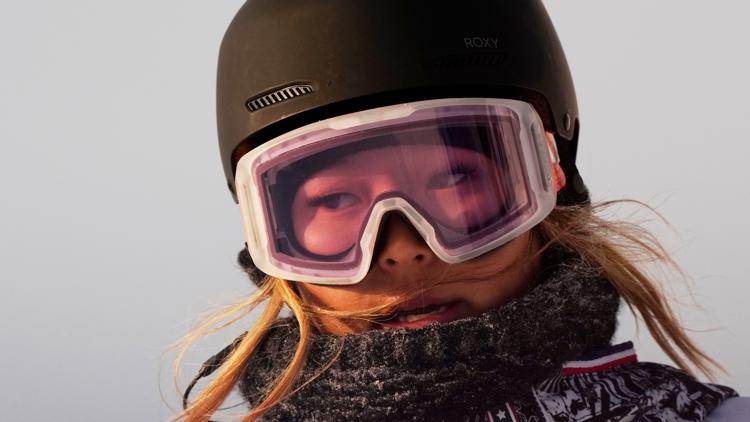 2-time Olympic champion Chloe Kim injures shoulder, 'trying to stay optimistic' for Italy