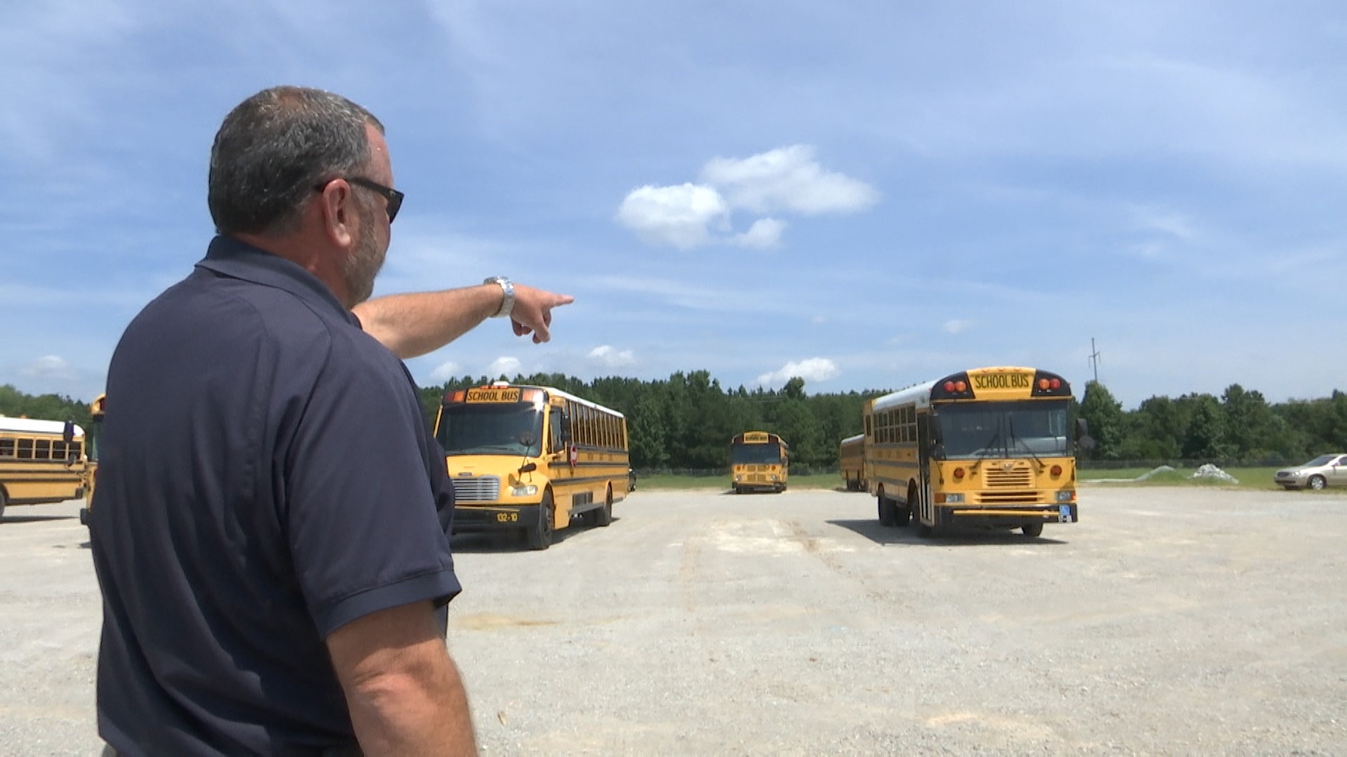 Some parents are worried as their children ride school buses with no air conditioning during a heat advisory.