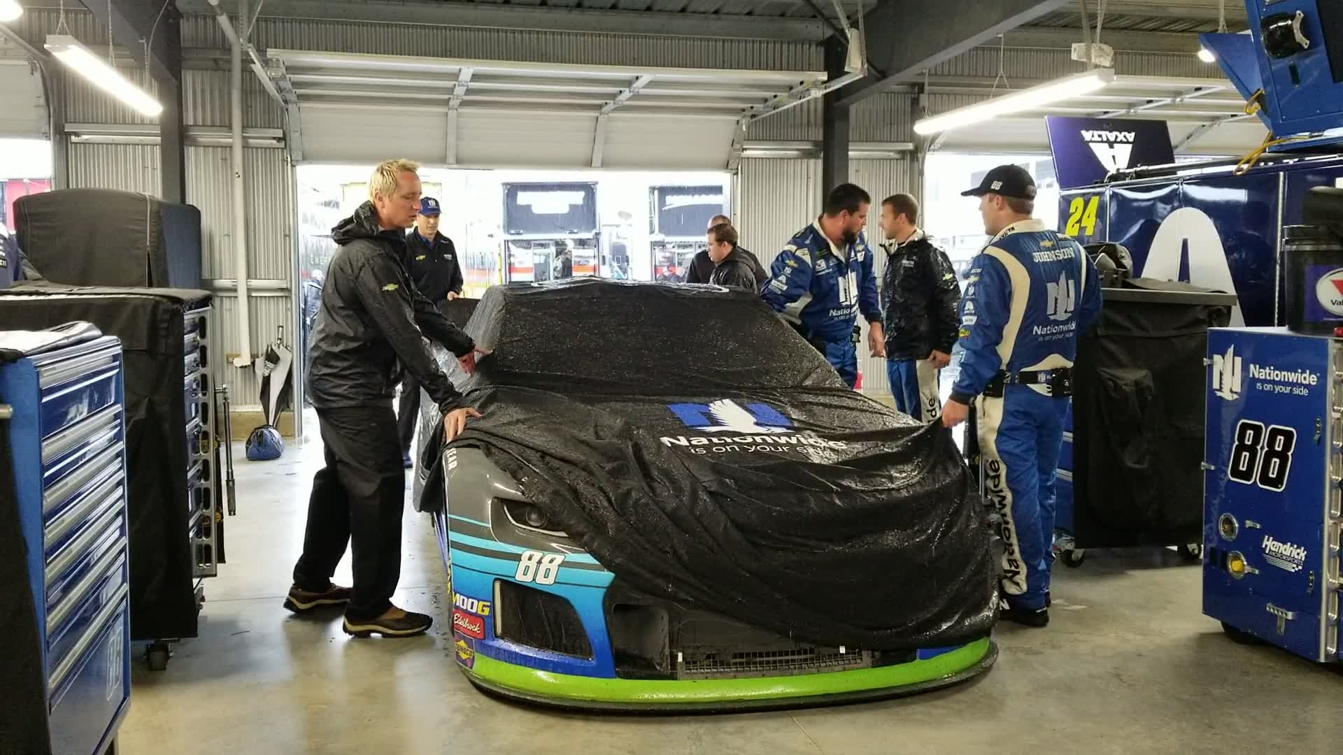 Talladega SuperSpeedway MENCS 1000bulbs.com 500 - In the garage after rain delay