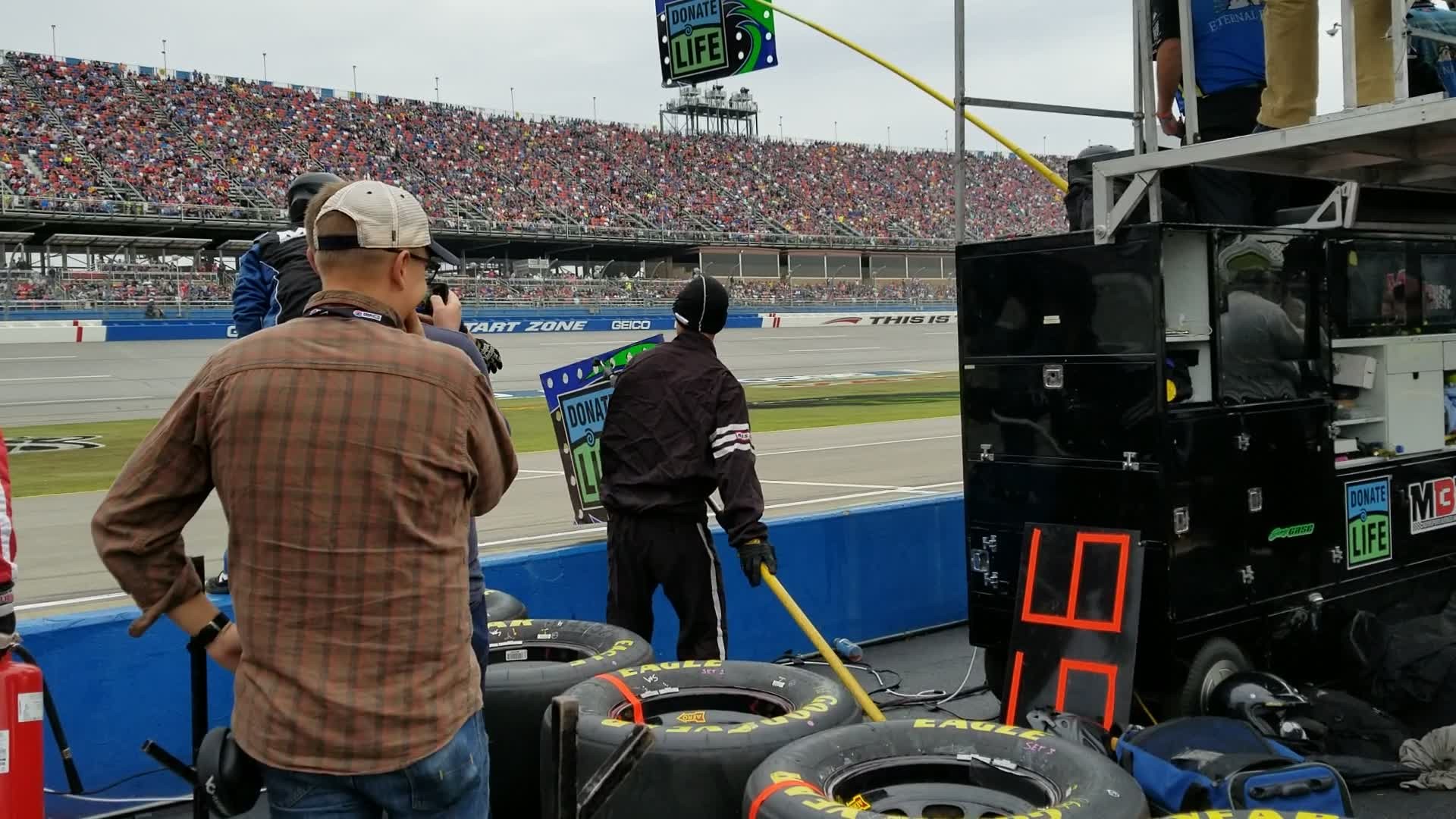 Talladega SuperSpeedway MENCS 1000bulbs.com 500 - Pit Stop #1