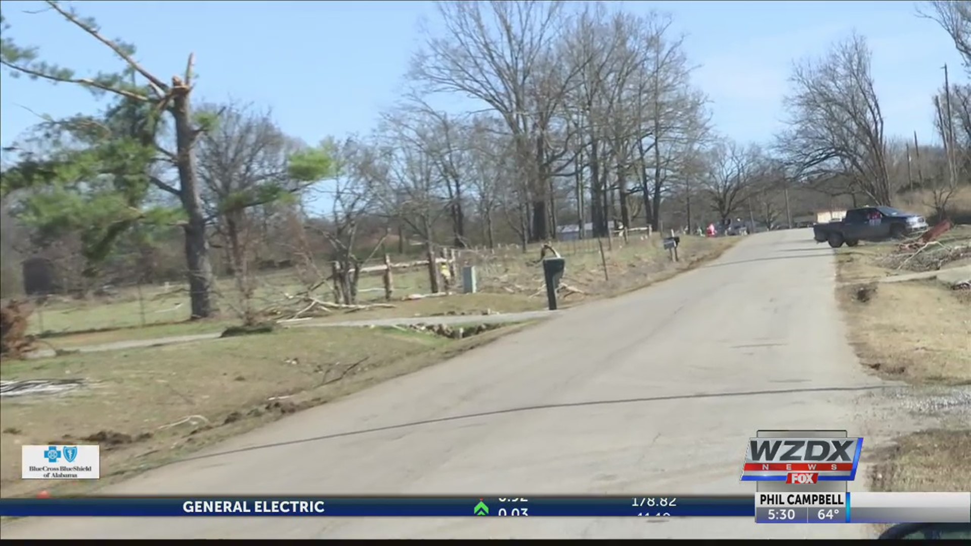 After a deadly tornado killed 2 people in a small north Alabama town, the community is devastated. During the holiday season, neighbors in Town Creek, Alabama are still cleaning up the damage.