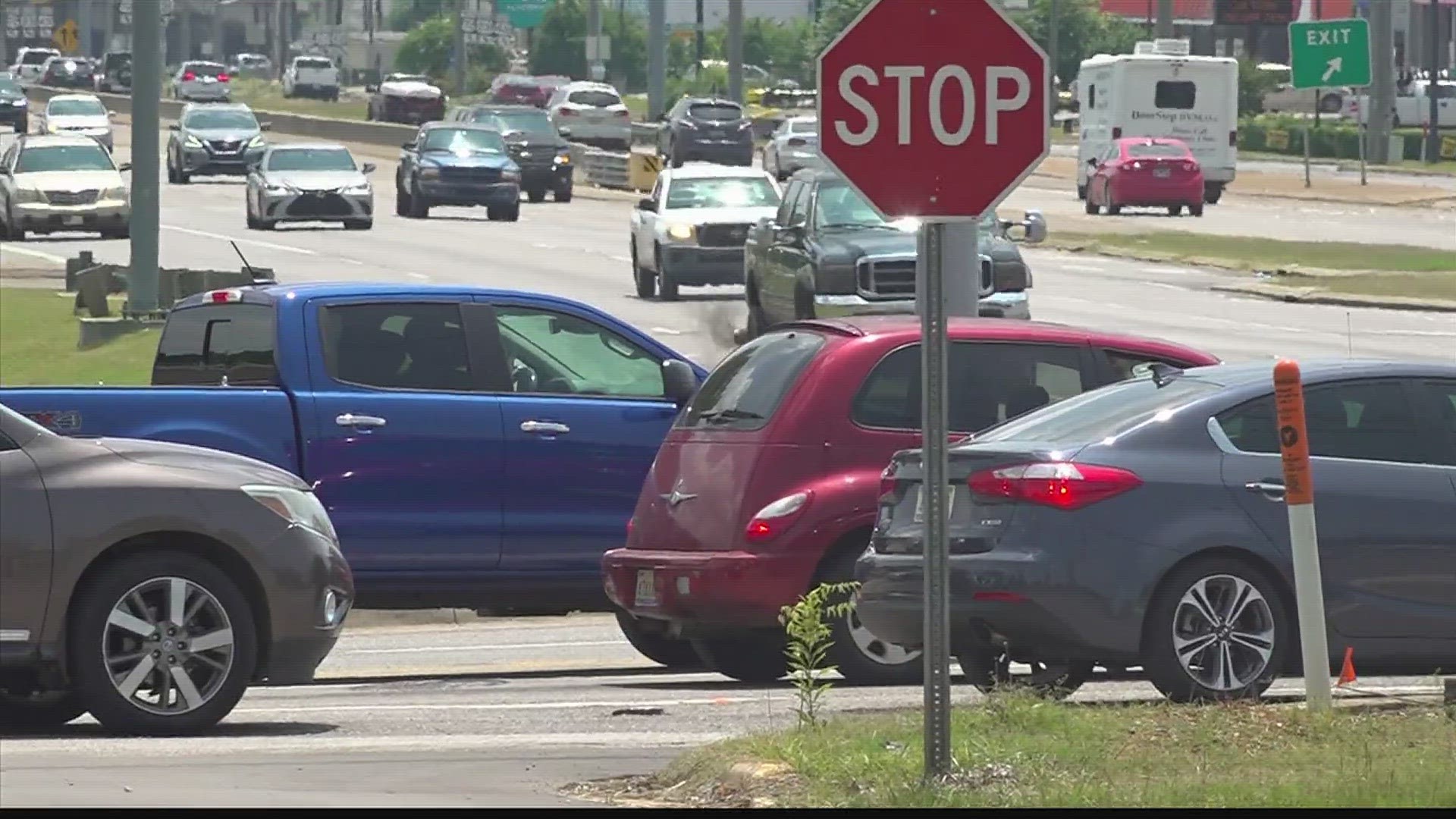 A 3-year construction project at the intersection of 231/431 and Mastin Lake is due to begin this week.