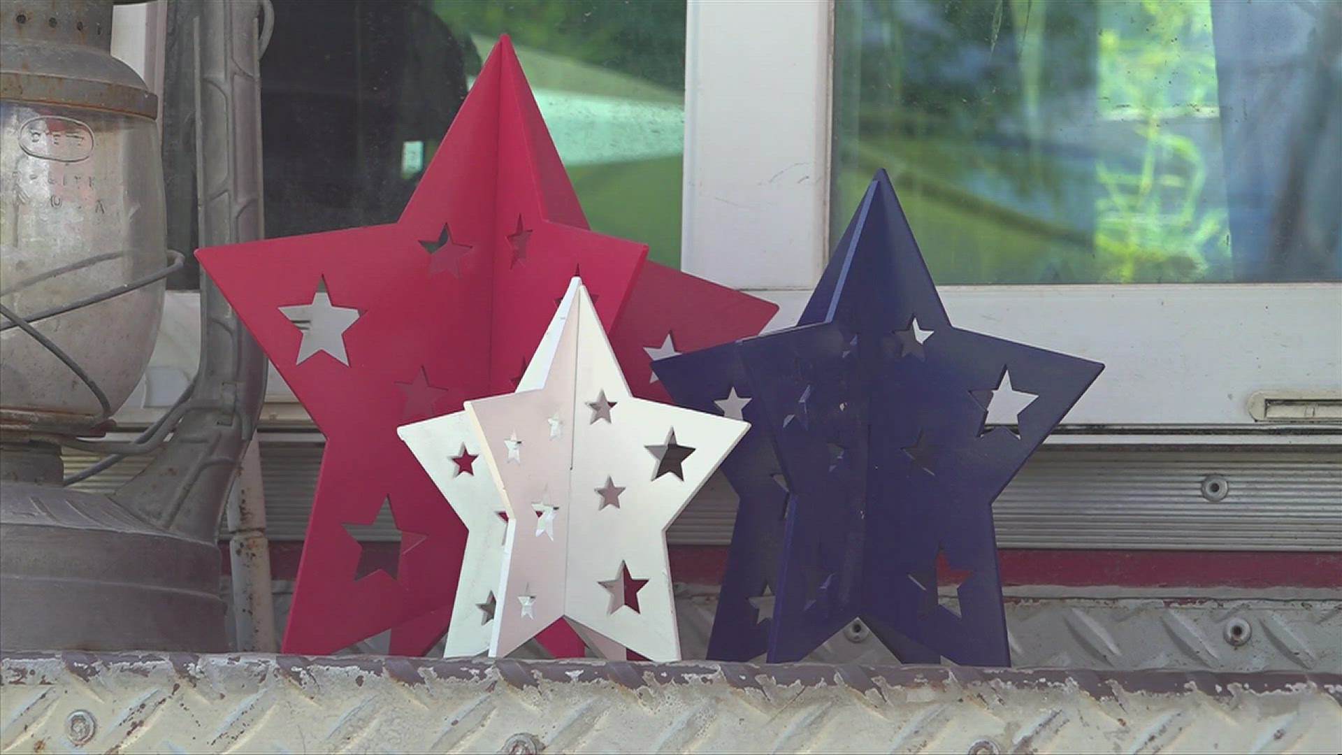 FOX54's Gabe Glassman reports from Huntsville as the MidCity district gets ready for an Independence Day party.