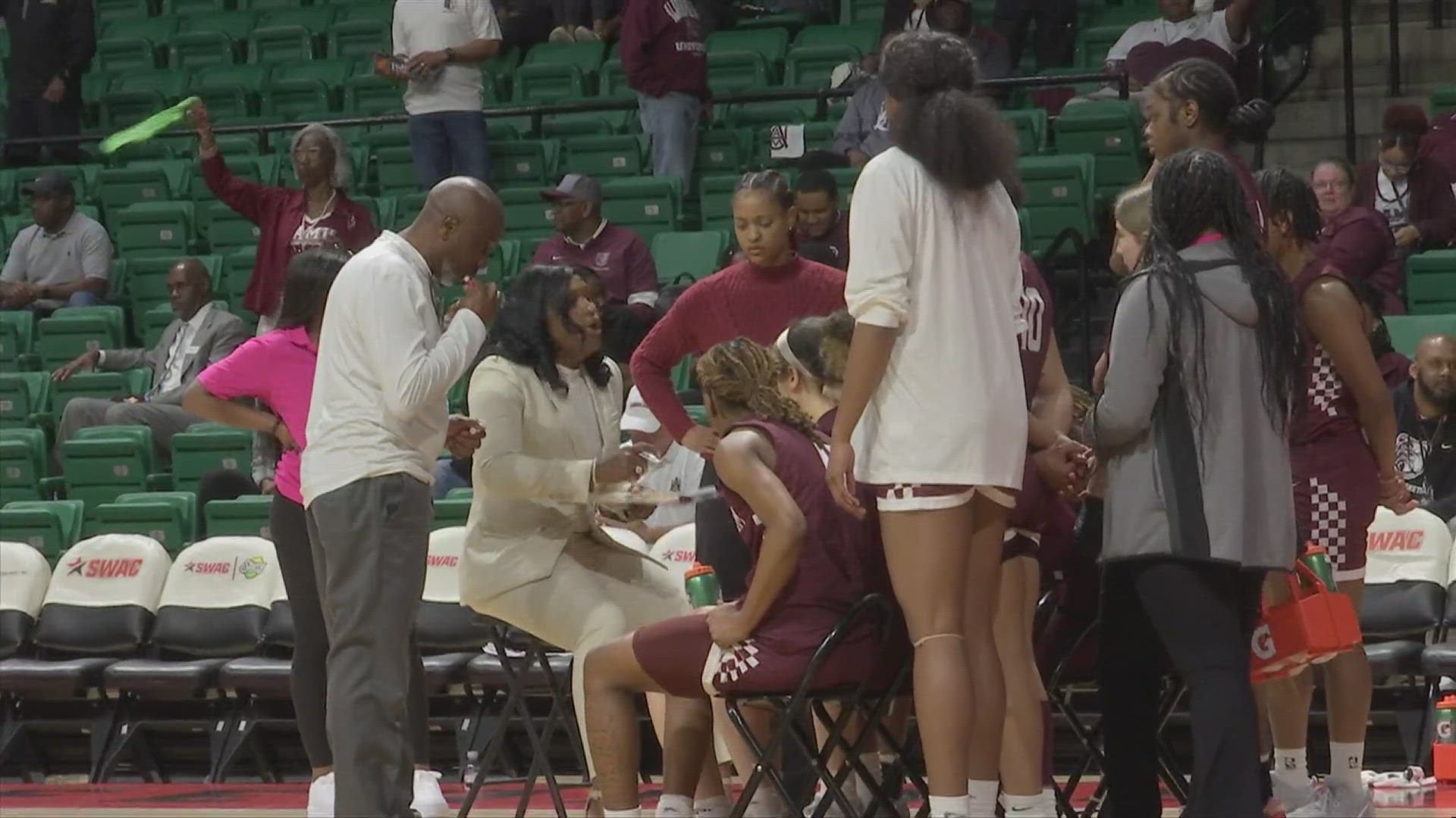 Despite a 34-point output by Amiah Simmons, the Alabama A&M Lady Bulldogs could not advance to the SWAC Tourney Semifinals on Thursday. UAPB defeated AAMU, 82-74