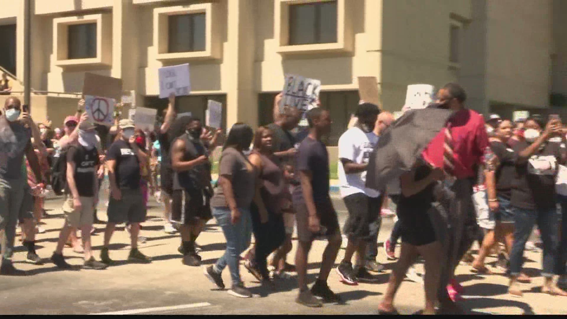 A peaceful demonstration to protest the killing of George Floyd was held at the Decatur Courthouse on Saturday.