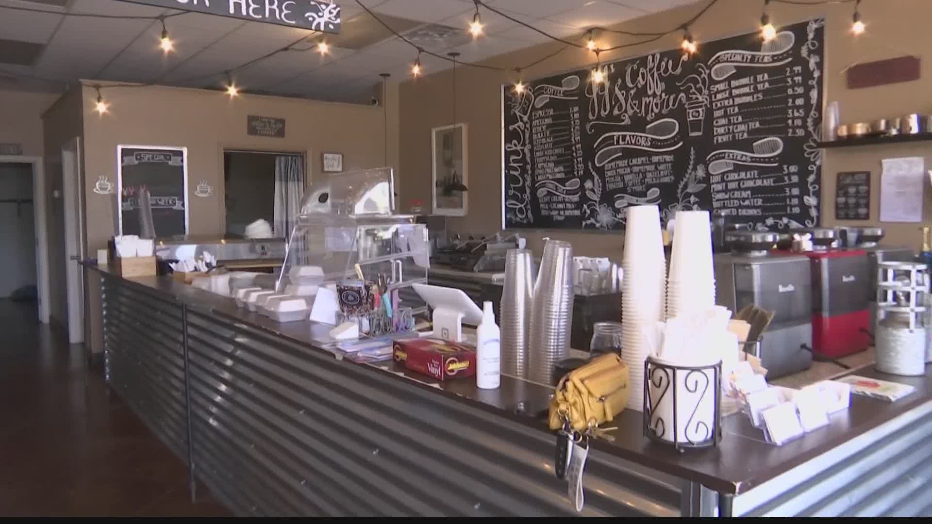 Tennessee restaurants have been given the green light to let customers back inside.