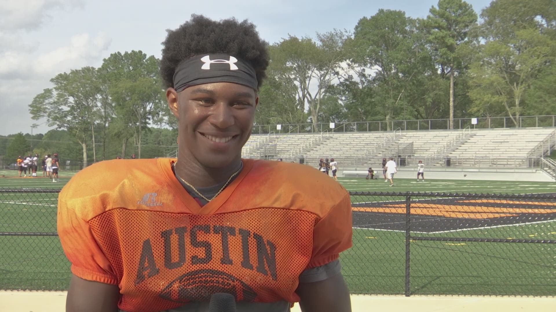 Quincy Crittendon helped lead Austin to their sixth-straight win over Decatur.