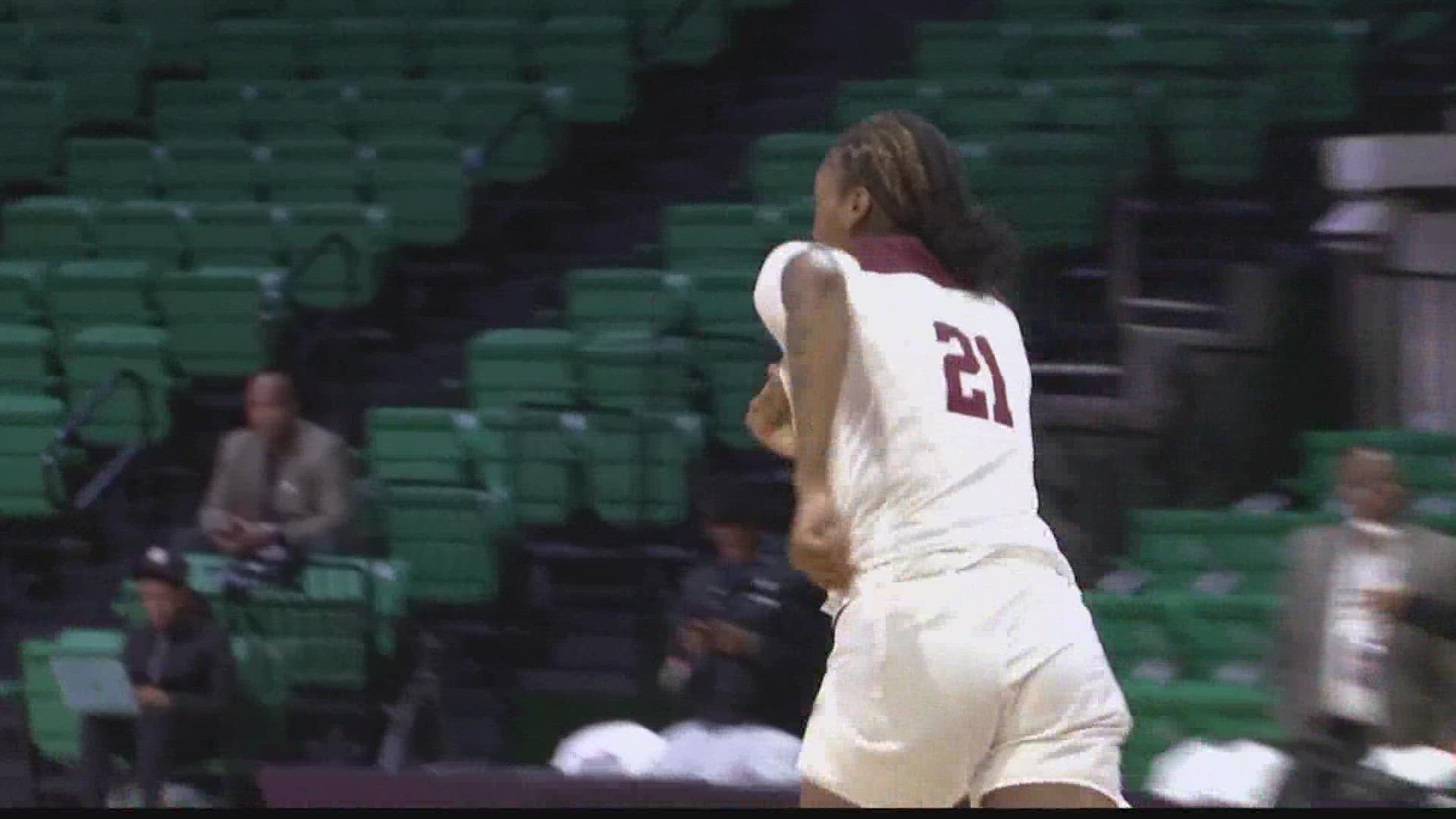 Alabama A&M women's basketball standout Dariauna Lewis has announced on social media her commitment to play for the Orange.