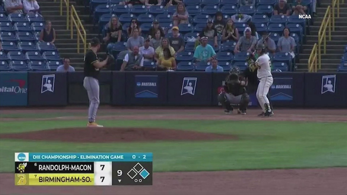 Birmingham Southern hits walkoff home run to stay alive in Division