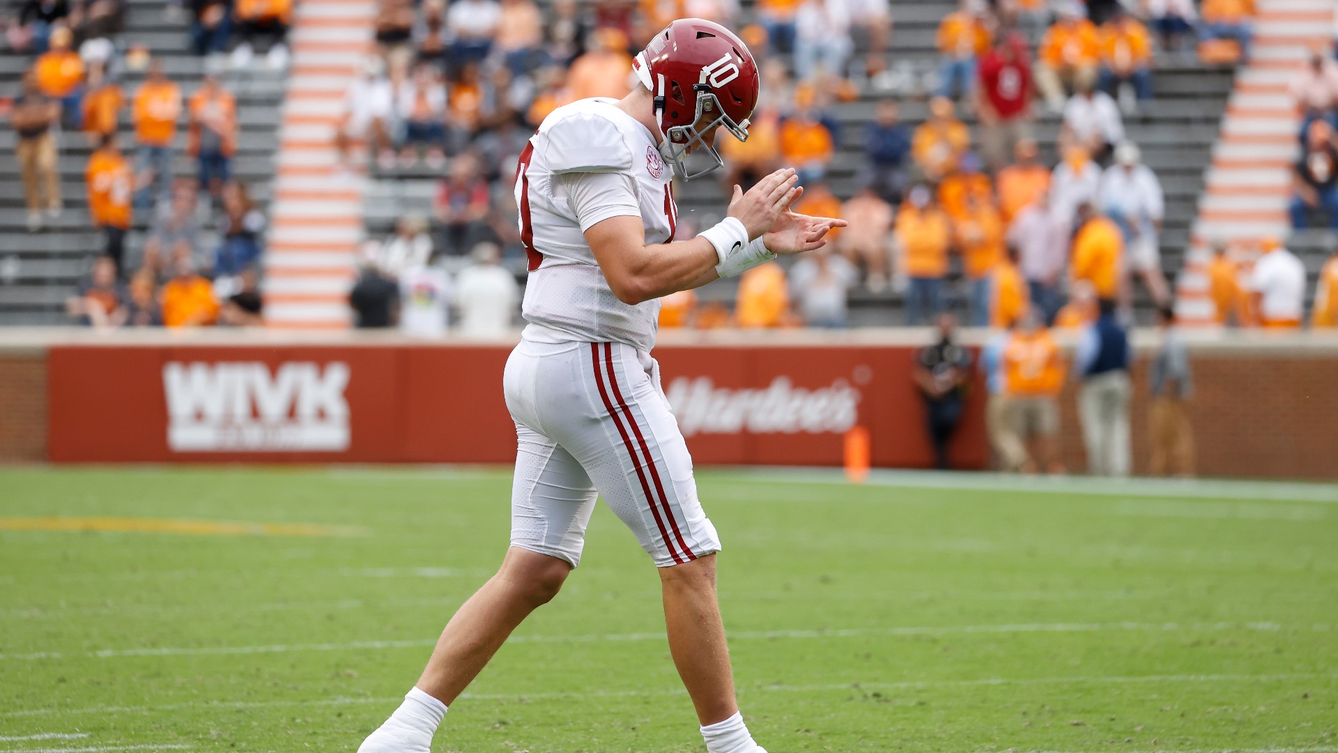 Mac Jones earns SEC CoOffensive Player of the Week Award