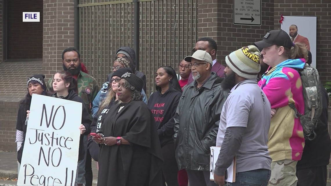 Decatur City Council members respond to Mayor Bowling's permit announcement