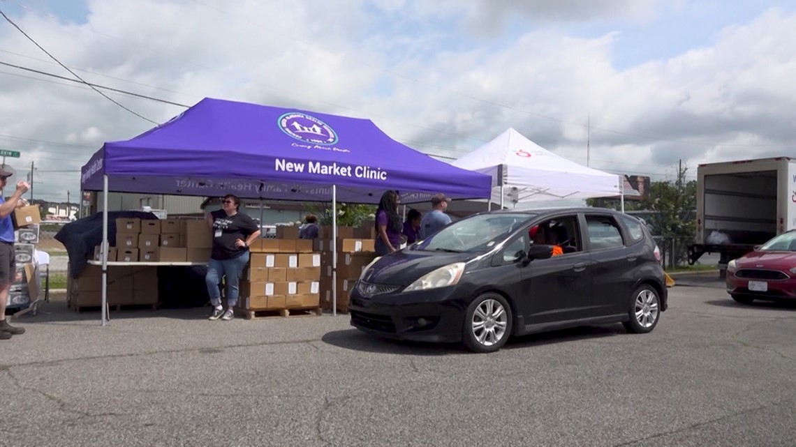 Drive-thru food pantry addresses food insecurity in North Alabama ...
