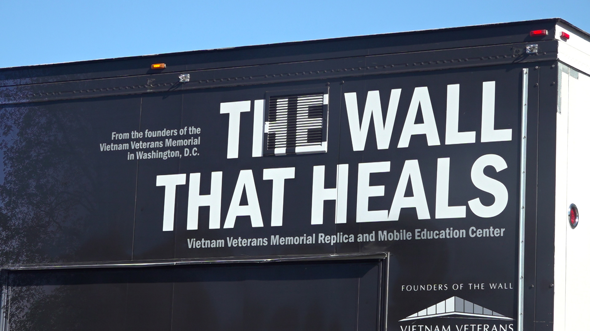 Traveling Vietnam Veterans Memorial replica arrives in North