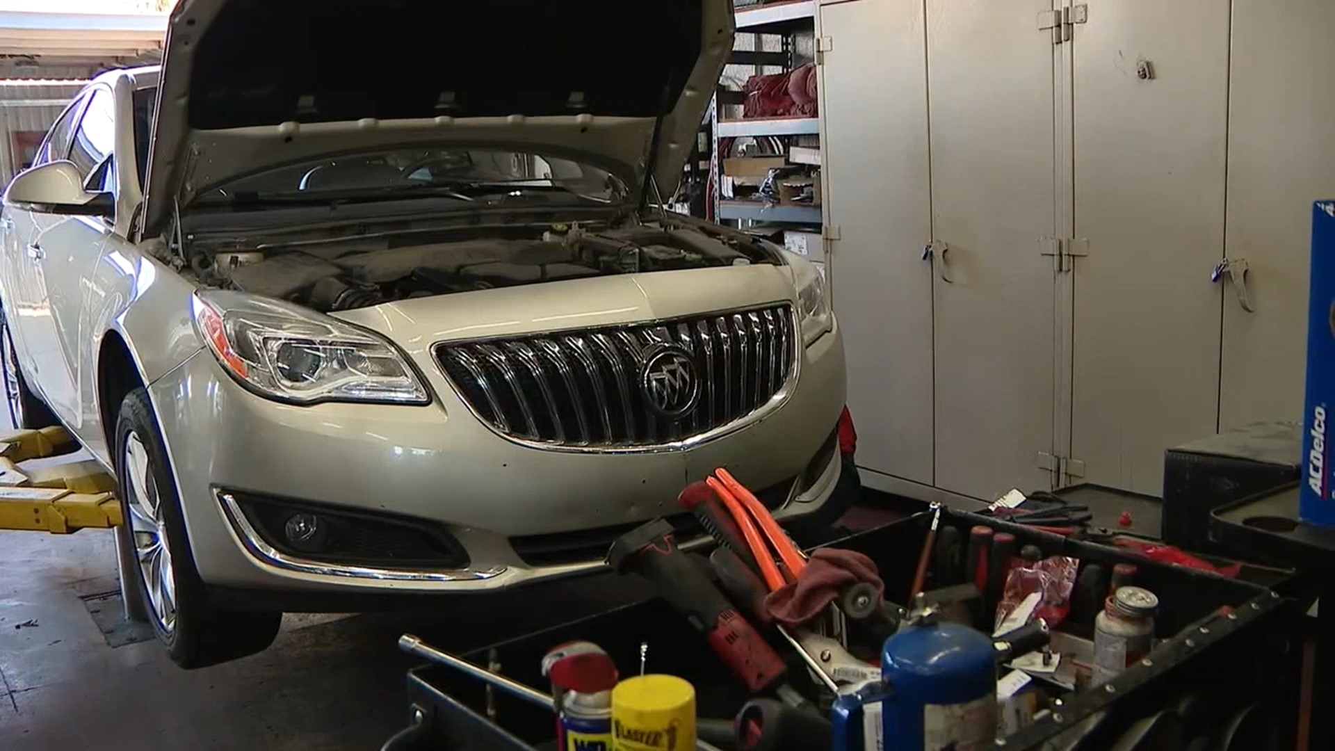 Extreme heat can be particularly brutal on your car. A mechanic in Phoenix, used to triple-digit heat, has tips on how to keep the car running in high temps.