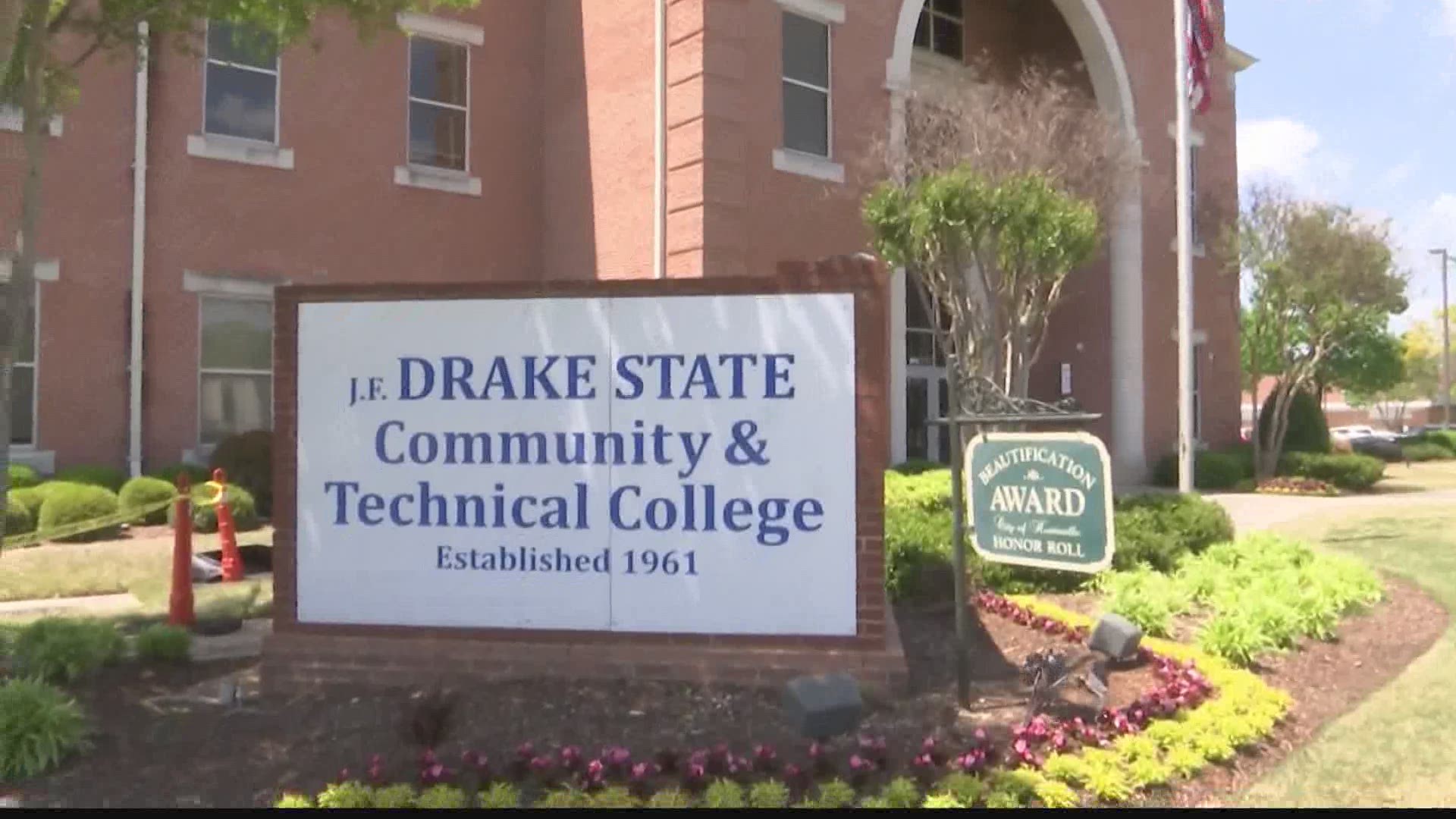 Drake State leaders say they achieved 100 percent participation among its full-time employees including faculty.