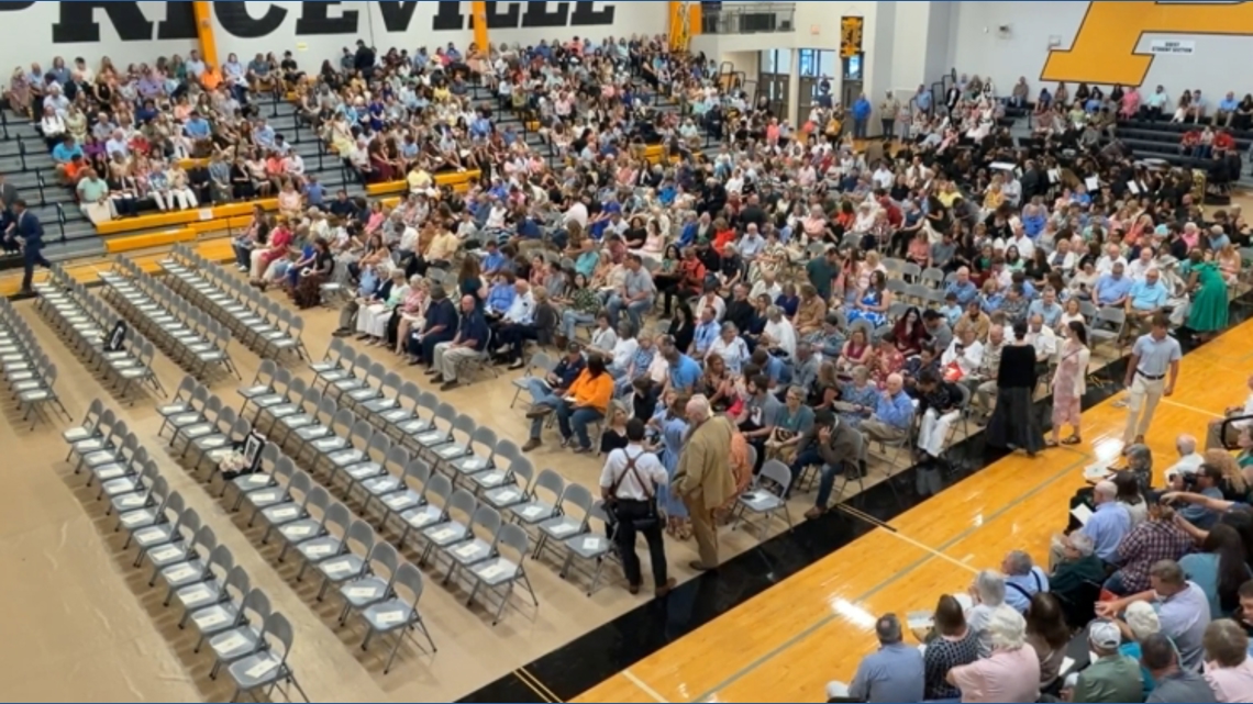 Priceville High School honors late students at Class of 2026 graduation ceremony
