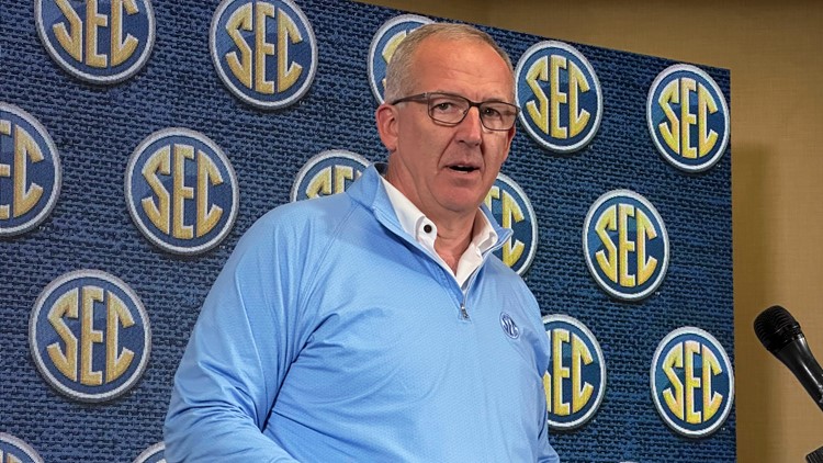 SEC drops divisions; will keep 8-game conference slate in 2024
