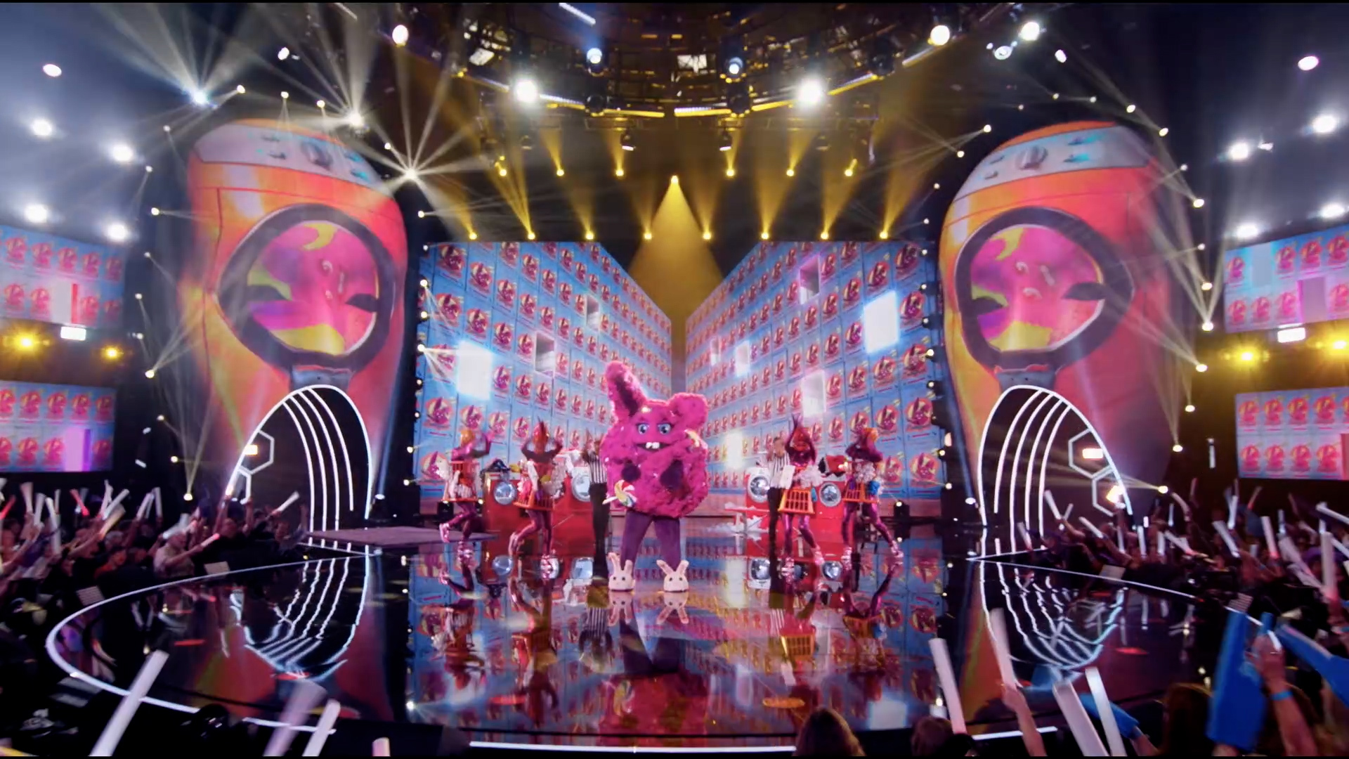 Get ready for the return of FOX's hit competition series, The Masked Singer, premiering on September 25th!