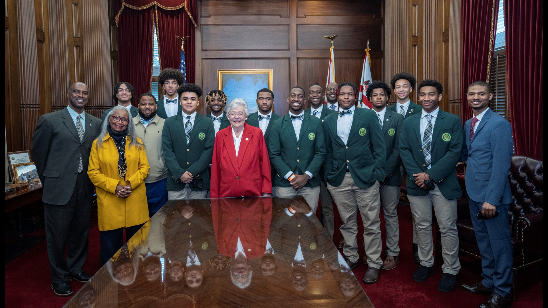 Governor Kay Ivey this morning hosted the Oakwood Adventist Academy boys basketball team for a meeting in her office.