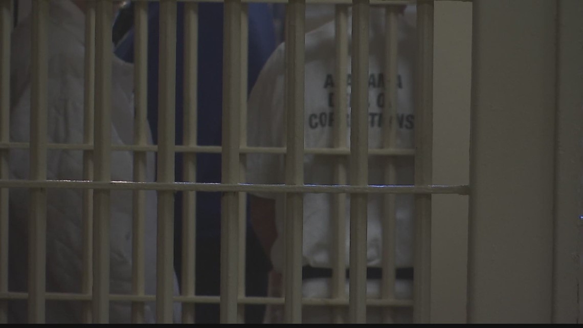 Former Alabama corrections officer pleads guilty to sexual abuse