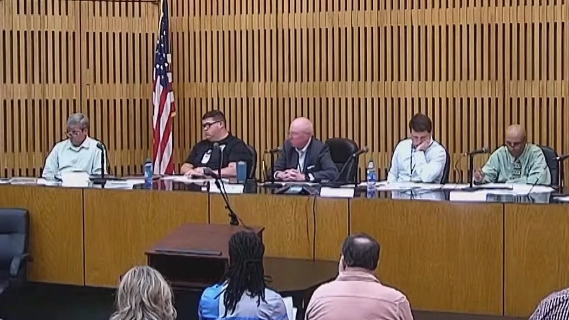 'Irrelevant to city business,' says Decatur councilman Pepper in leaving before public comment - Vimarsana News