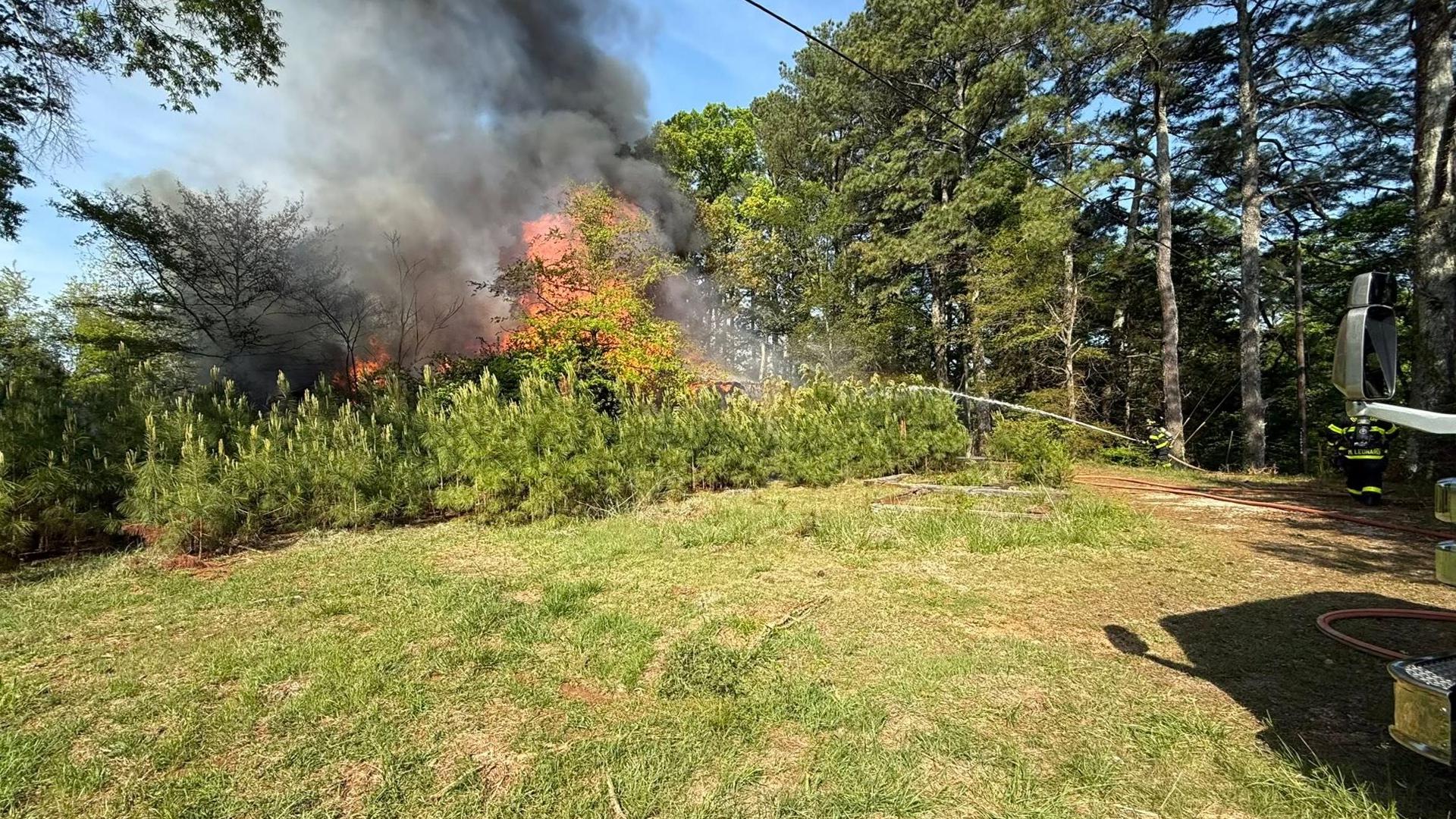 Heavy smoke and flames engulf Decatur home | rocketcitynow.com
