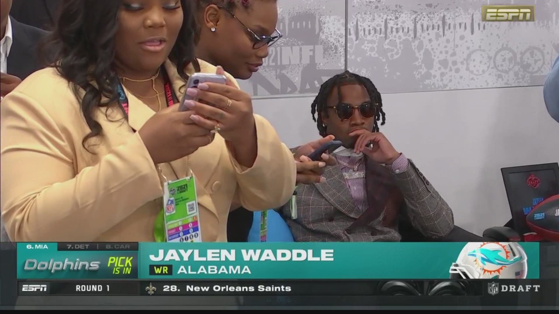 Miami has drafted Jaylen Waddle, the game-breaking receiver from Alabama, with the sixth overall pick.