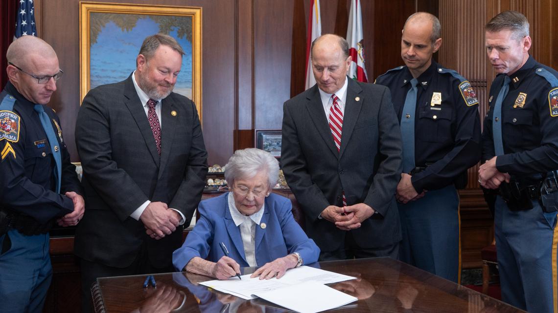 Alabama increases penalties for fleeing police, unveils scholarships for law enforcement families