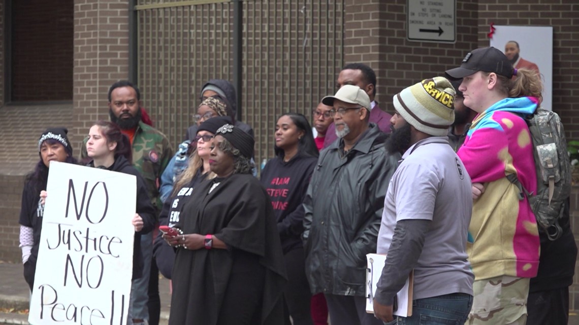 Decatur Mayor Tab Bowling announced that protesters will now need