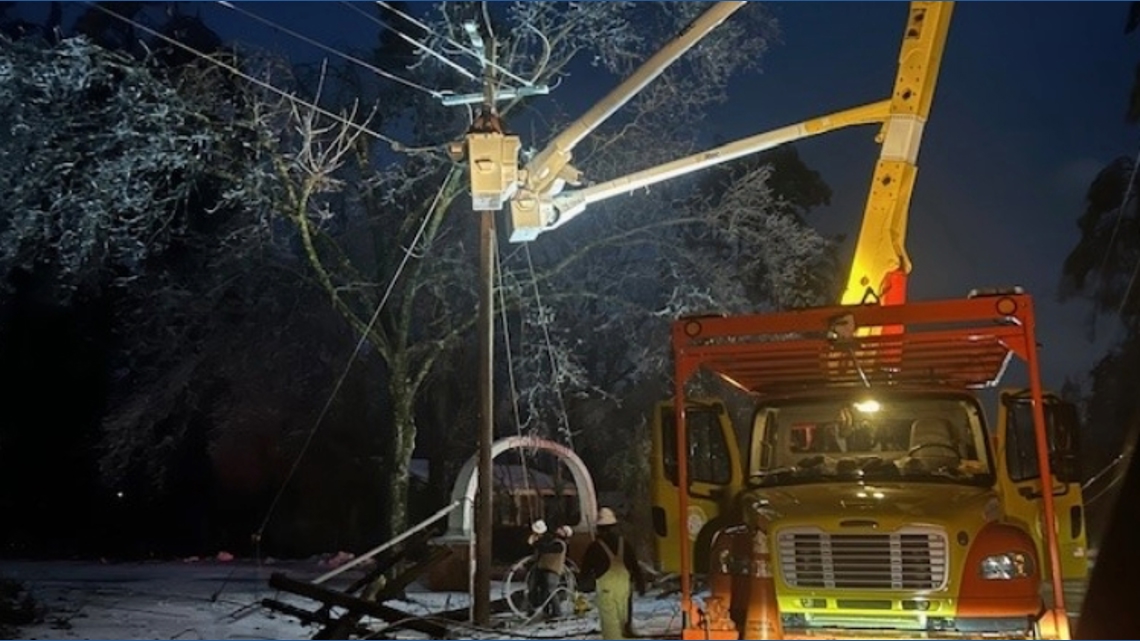 Decatur Utilities sends crews to Mississippi after winter storm