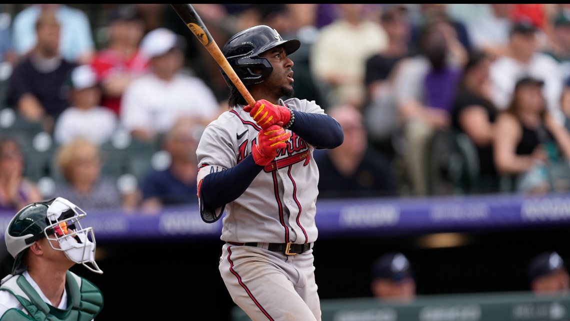 Braves' Ozzie Albies fractures left foot during at-bat vs. Nationals