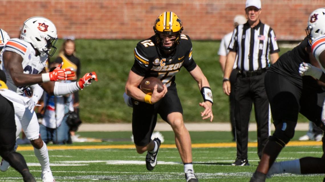 Brady Cook, hobbled by an injury, rallies No. 19 Mizzou to a 21-17 win ...