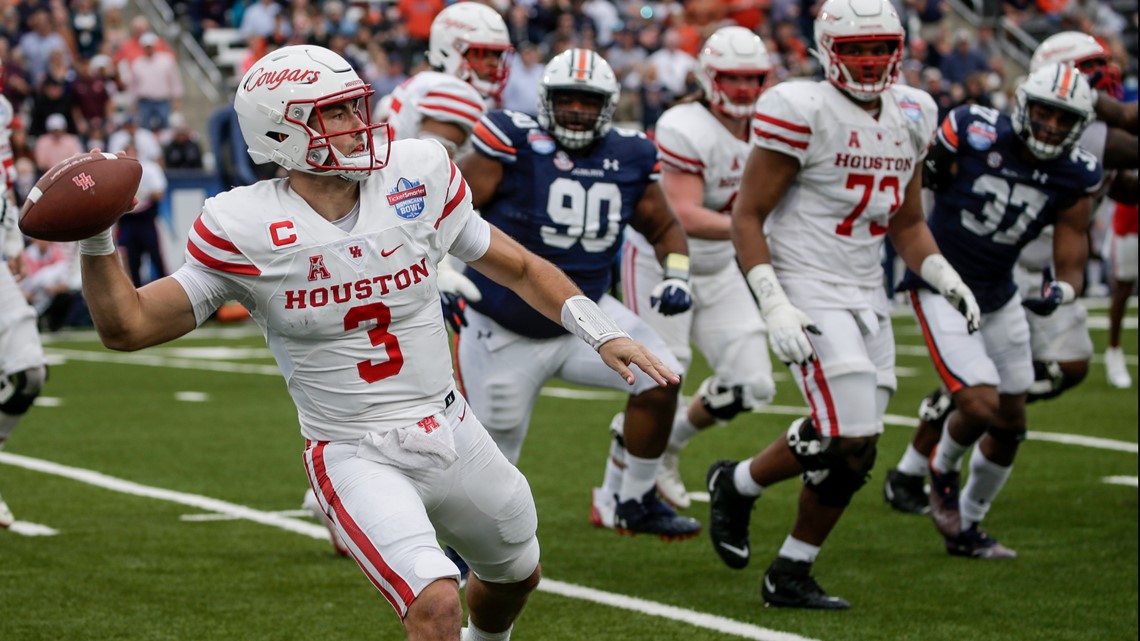 Houston rallies late over Auburn, wins Birmingham Bowl 17-13