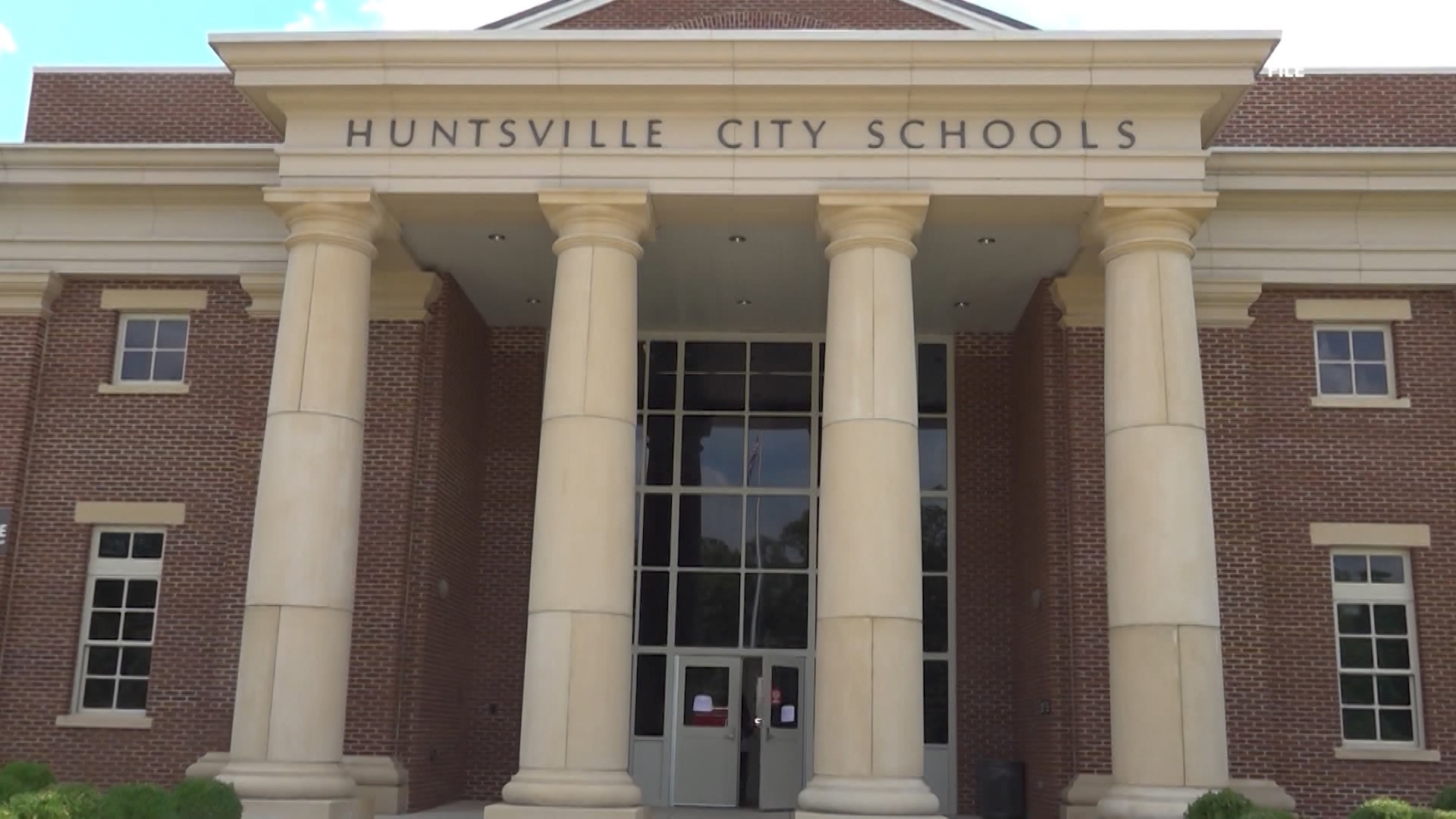 Hampton Cove parents held a town hall to share concerns over recently-passed Huntsville City Schools Capital Plan.