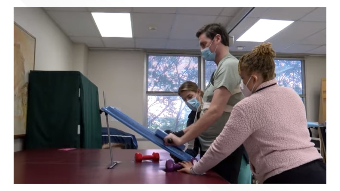 Former Alabama player uses COVID experience to urge vaccination - Vimarsana News