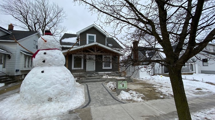 Michigan man built 13-foot snowman to lift his spirits